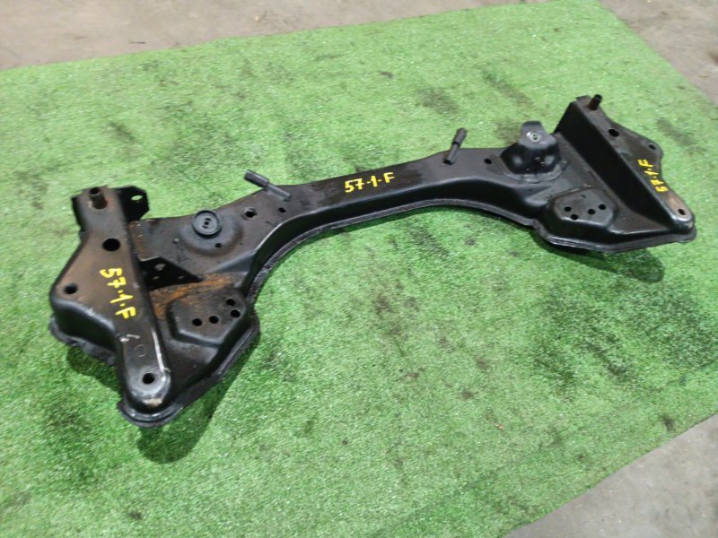 Балка поперечная BMW 525i E34 M20B25 1989 передняя (б/у) Балка поперечная BMW 525i E34 M20B25 1989 передняя (б/у)