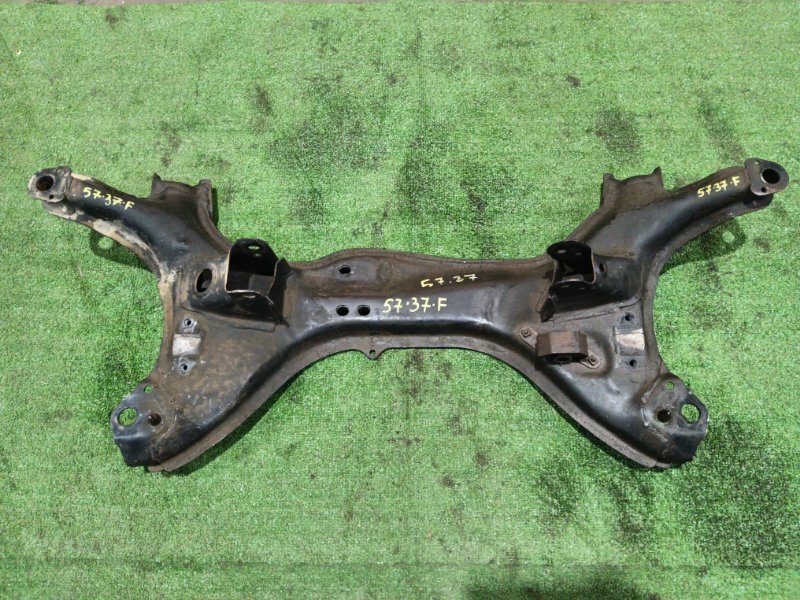 Балка поперечная Toyota Caldina ST215 3S-FE 2000 передняя (б/у)