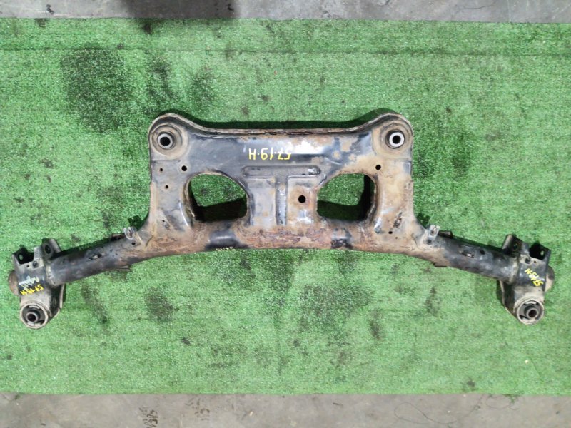 Балка поперечная Mitsubishi Grandis NA4W 4G69 2008 задняя (б/у)