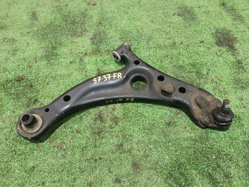 Рычаг подвески Toyota Caldina ST215 3S-FE передний правый (б/у)