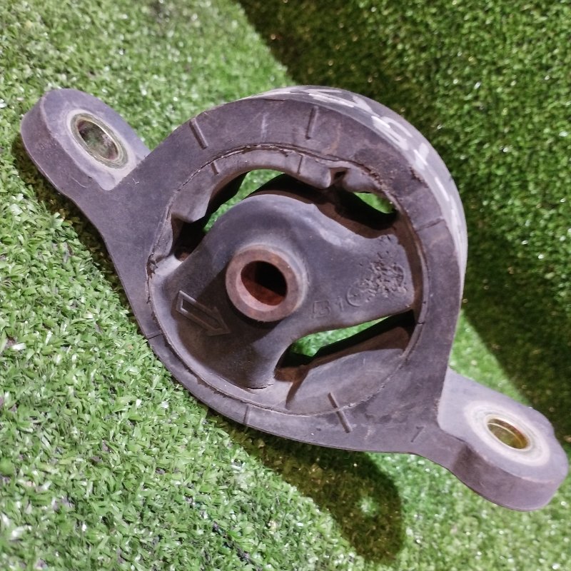 Подушка двигателя Nissan March K11 CG10DE задняя (б/у)