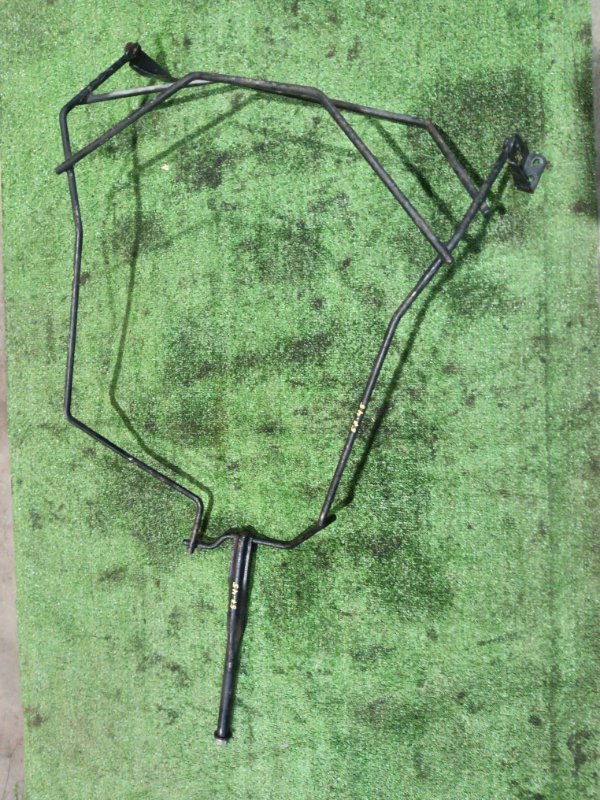 Кронштейн запасного колеса Mitsubishi Grandis NA4W 4G69 2004 (б/у)