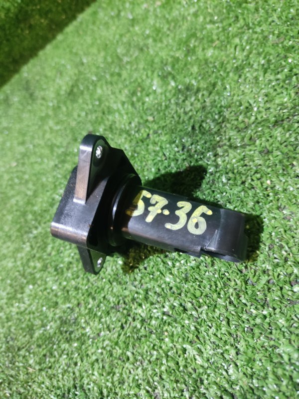 Датчик расхода воздуха Toyota Vitz SCP10 1SZ-FE 2004 (б/у) Датчик расхода воздуха Toyota Vitz SCP10 1SZ-FE 2004 (б/у)