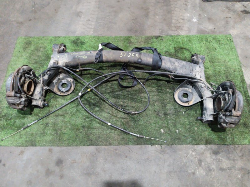 Балка поперечная Toyota Voxy ZRR75 3ZR-FAE 2008 задняя (б/у)