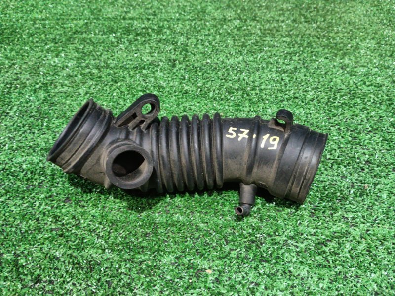 Патрубок воздушного фильтра Mitsubishi Grandis NA4W 4G69 2008 (б/у)