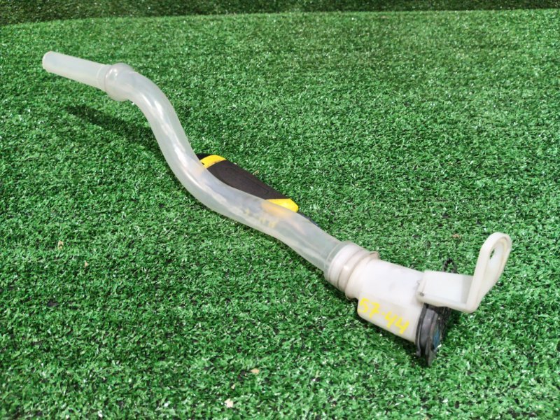 Заливная горловина бачка омывателя Toyota Voxy ZRR70 3ZR-FE 2008 (б/у)