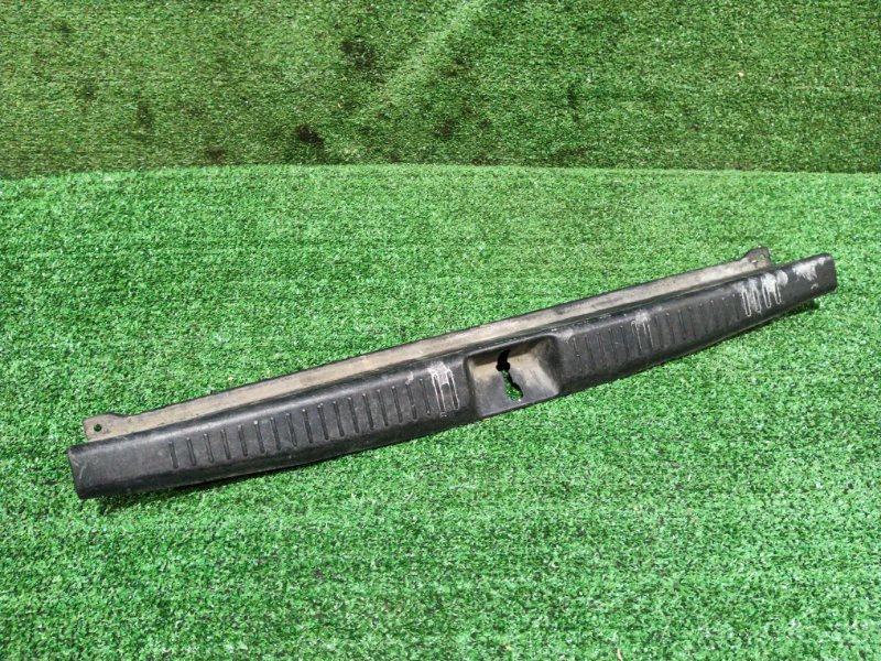 Накладка багажника Toyota Caldina ST215 3S-FE (б/у)