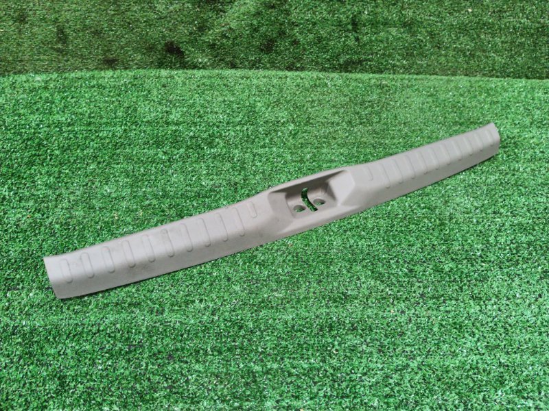 Накладка багажника Nissan March AK12 CR12DE 2006 (б/у)