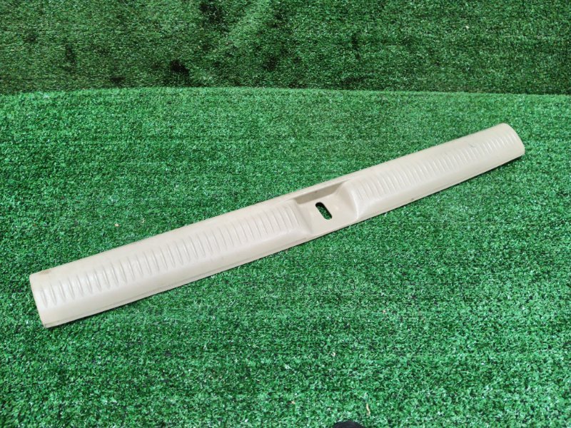 Накладка багажника Mazda MPV LW3W L3-DE 2004 (б/у)