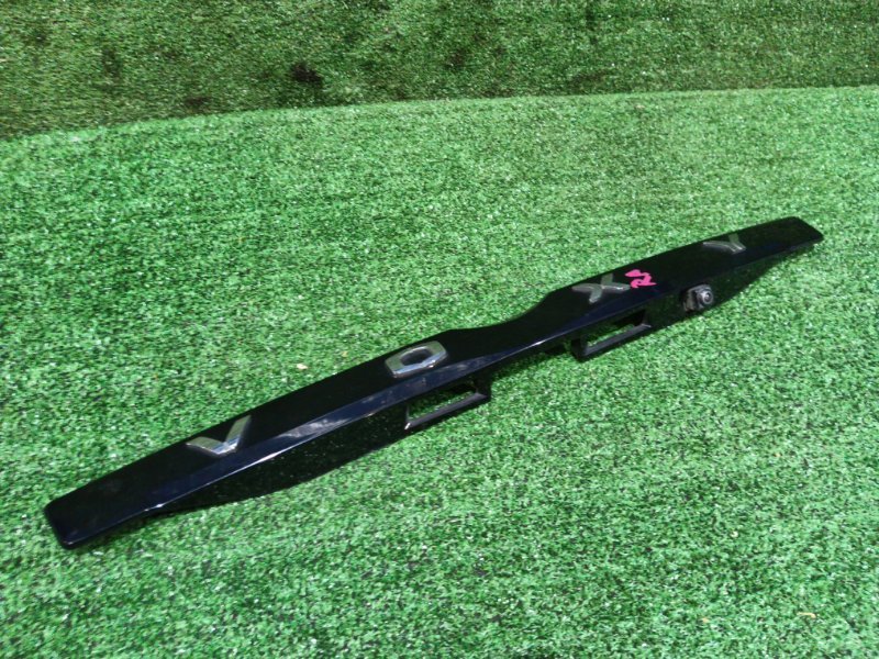 Накладка багажника Toyota Voxy ZRR70 3ZR-FE 2010 (б/у)