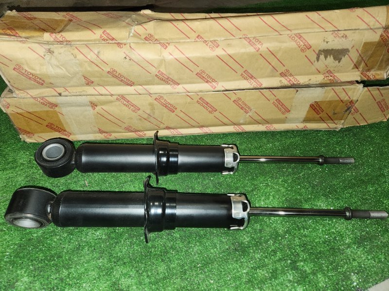 Амортизатор TOYOTA WISH ANE10 задний (б/у)