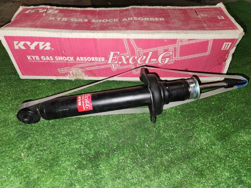 Амортизатор TOYOTA MARK II GX100 задний левый (б/у)