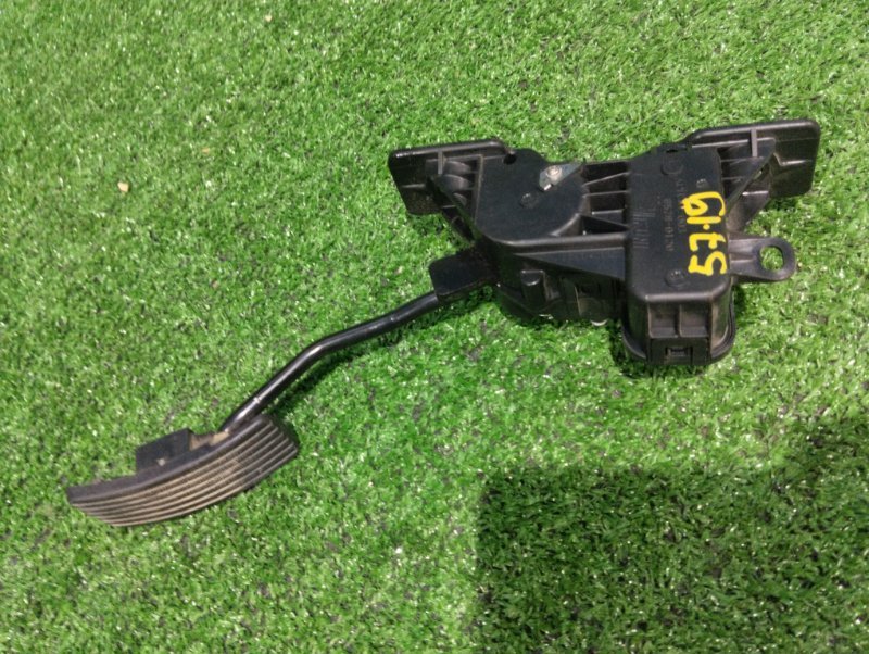 Педаль Mitsubishi Grandis NA4W 4G69 2008 (б/у)