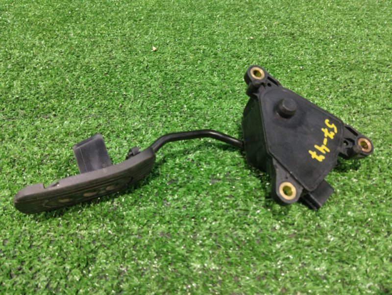 Педаль Nissan March AK12 CR12DE 2008 (б/у)