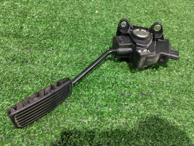 Педаль Honda Fit GE6 L13A (б/у)