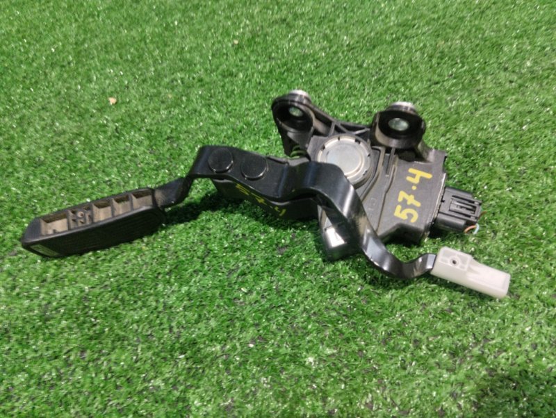 Педаль Honda Vezel RU3 LEB (б/у)