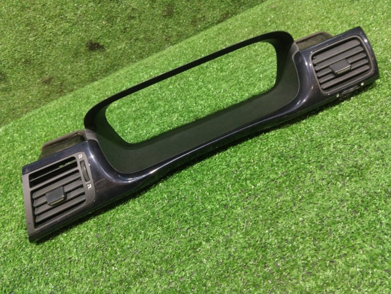 Накладка на центральную стойку Honda Edix BE3 K20A (б/у)