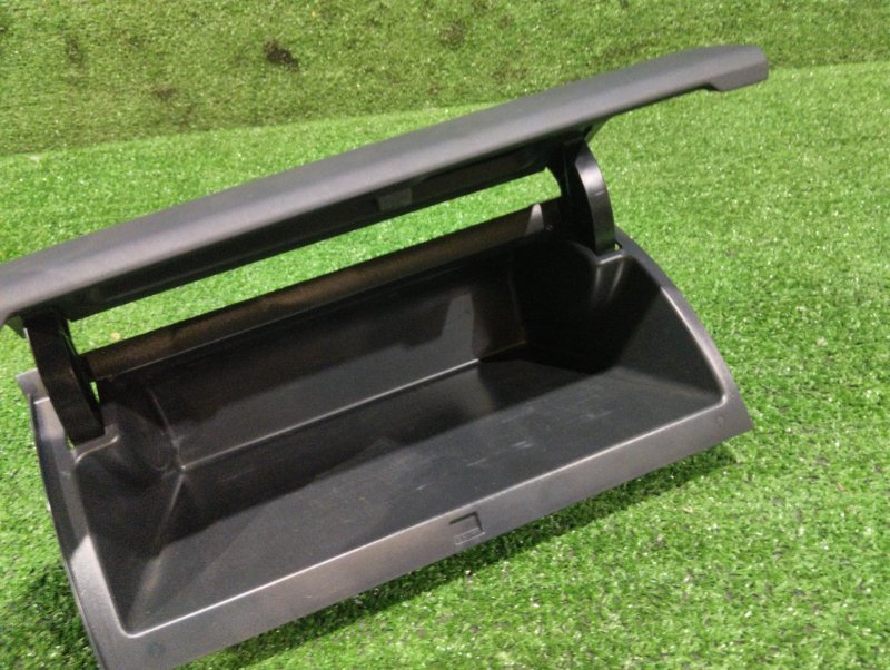 Бардачок Toyota Voxy ZRR75 3ZR-FAE 2008 (б/у)