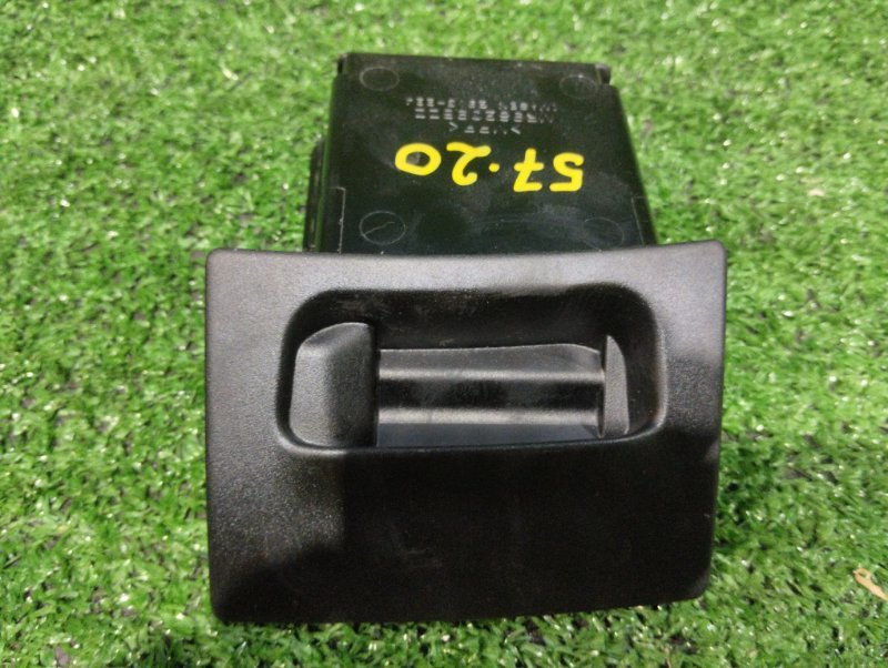 Пепельница Mitsubishi Colt Z21A 4A90 2005 (б/у)