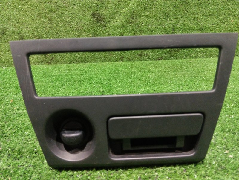 Подстаканник Toyota BB QNC25 K3-VE 2008 (б/у)