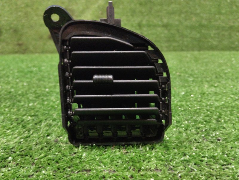 Дефлектор воздушный Toyota Hiace RZH111 2RZ-E 2002 (б/у)