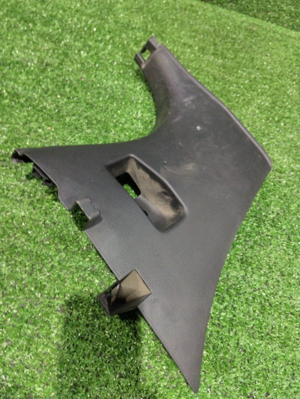 Накладка пластиковая в салон Honda Edix BE3 K20A 2008 правая (б/у)