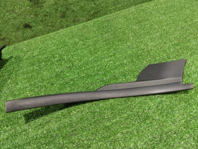 Накладка порога Nissan Tiida NC11 HR15DE 2007 задняя левая (б/у)