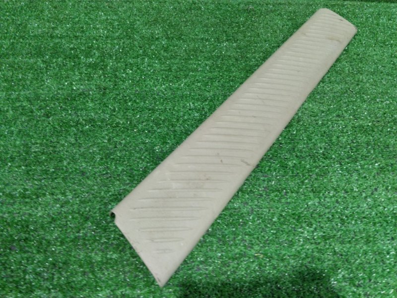 Накладка порога Mazda MPV LW3W L3-DE 2004 задняя левая (б/у)