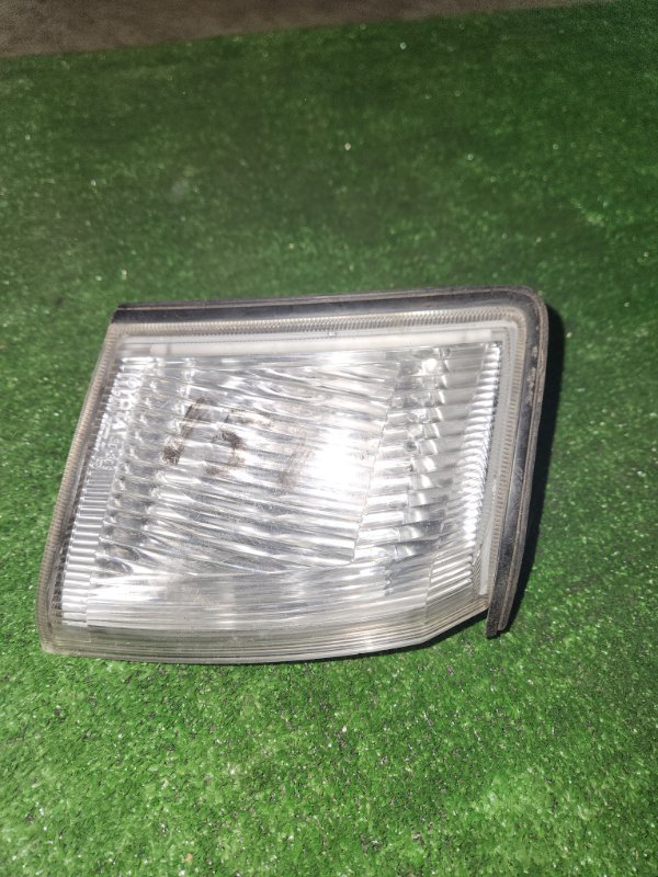Габарит Toyota Crown GS151 передний правый (б/у)
