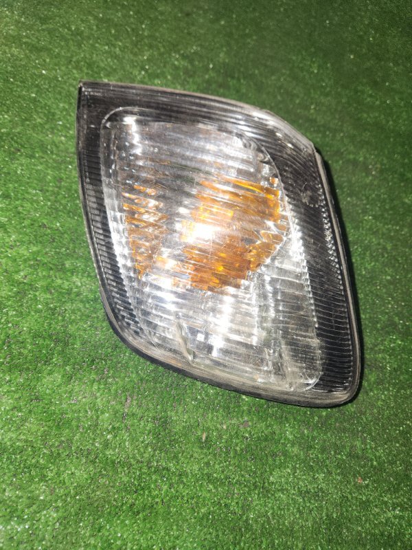 Габарит Toyota Ipsum SXM10 передний левый (б/у)