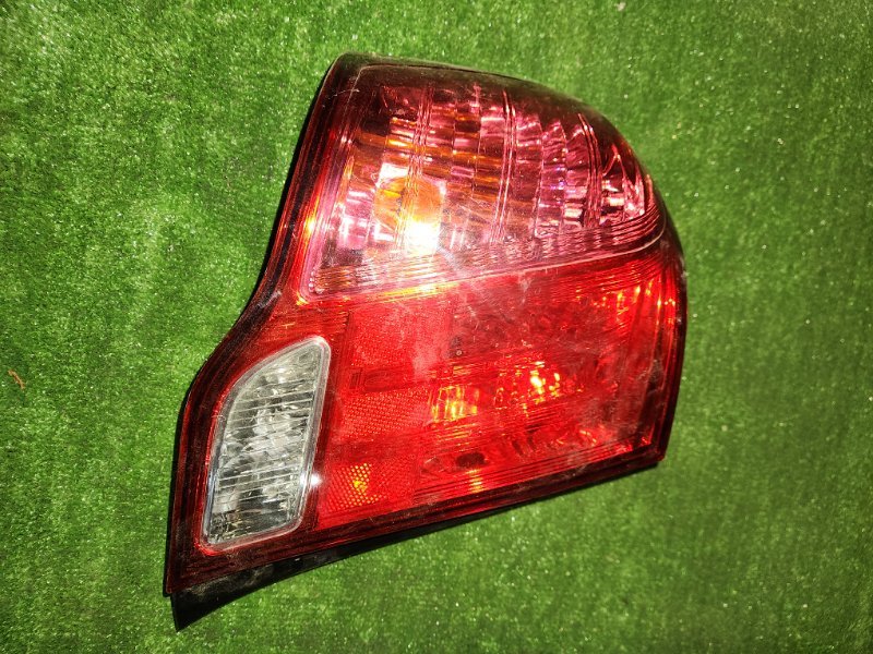 Фонарь стоп-сигнала Toyota Corolla Axio NZE-141 задний левый (б/у)
