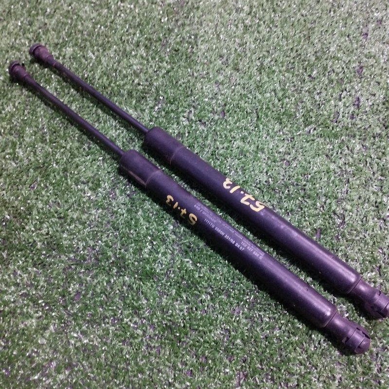 Амортизатор багажника Volkswagen Golf 5M1 CAX 2008 (б/у)