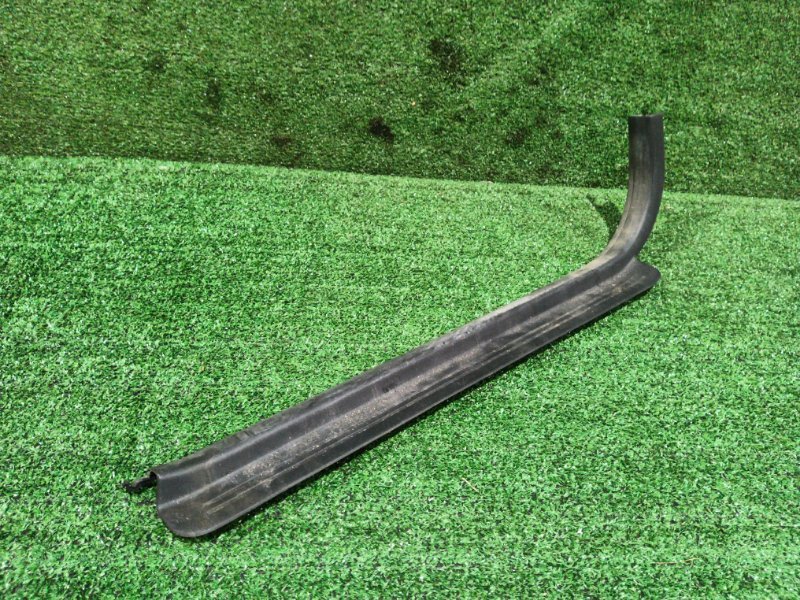 Накладка порога Toyota MARK II JZX90 1JZ-GE 1994 передняя правая (б/у)