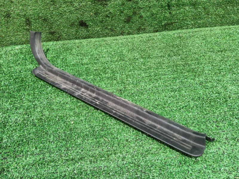 Накладка порога Toyota MARK II JZX90 1JZ-GE 1994 передняя левая (б/у)