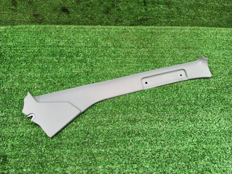 Обшивка стойки кузова Toyota Hiace RZH111 2RZ-E 2002 передняя правая (б/у)