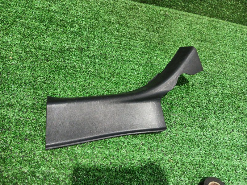 Накладка пластиковая в салон Honda Vezel RU3 LEB задняя правая (б/у)