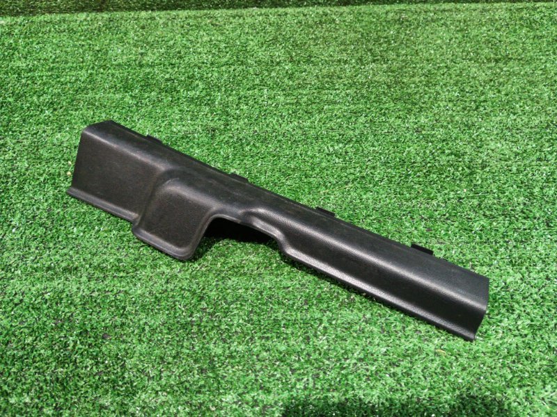 Накладка пластиковая в салон Honda Vezel RU3 LEB передняя левая (б/у)