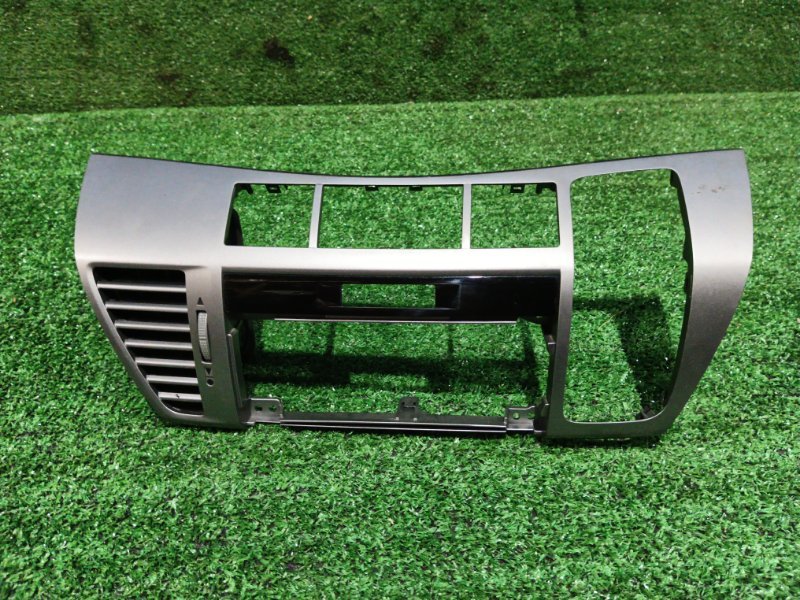 Накладка на центральную консоль Honda Edix BE3 K20A 2008 (б/у)