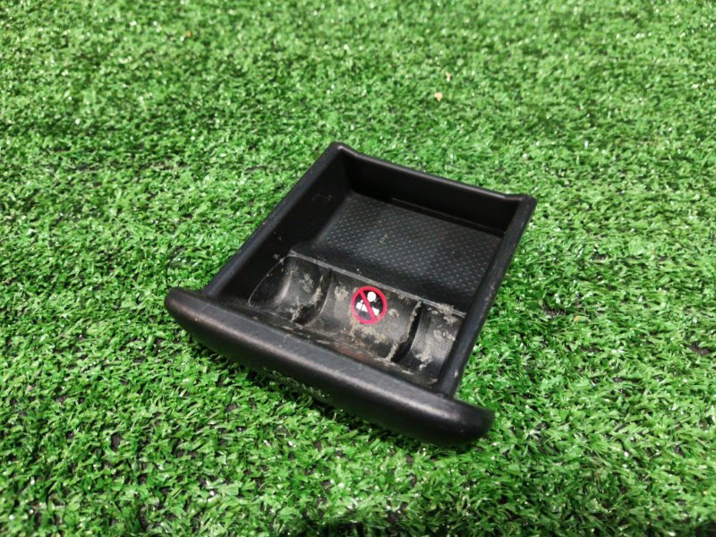 Пепельница Toyota Vitz SCP10 1SZ-FE 2004 (б/у)