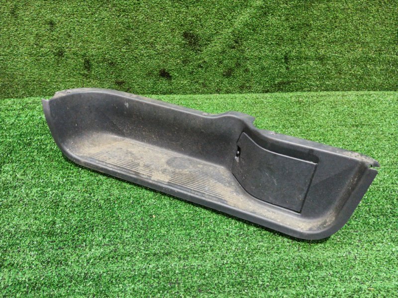 Накладка порога Toyota Lite Ace Noah KR42V 7K-E 2000 левая (б/у)