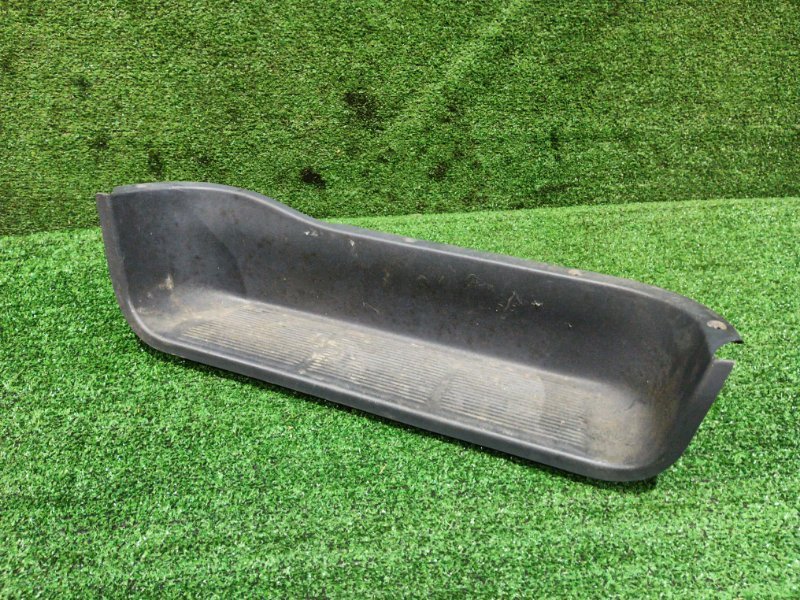 Накладка порога Toyota Lite Ace Noah KR42V 7K-E 2000 правая (б/у)