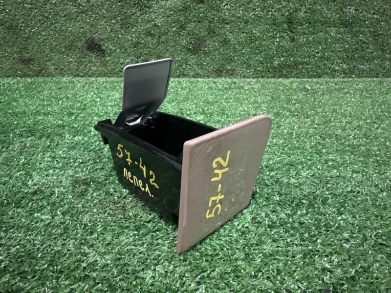 Пепельница Honda Stepwgn RF3 K20A (б/у)