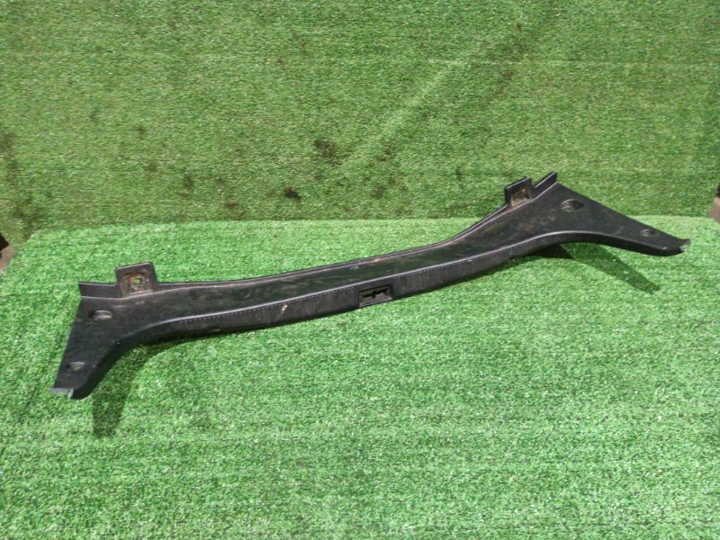 Накладка багажника Toyota Crown GRS181 4GR-FSE 2005 (б/у)