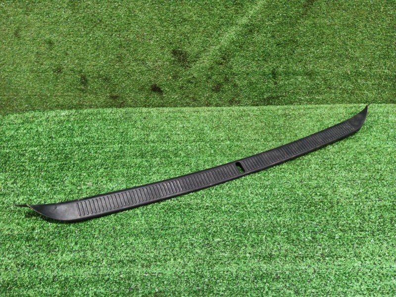 Накладка багажника Toyota MARK II JZX90 1JZ-GE 1994 (б/у)