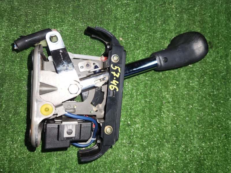 Рычаг переключения КПП Toyota Hiace RZH111 2RZ-E 2002 (б/у)