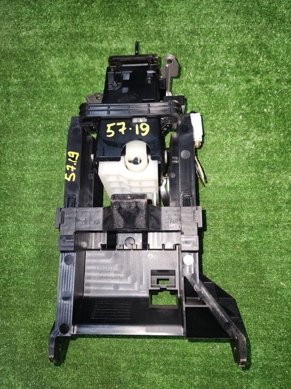 Рычаг переключения КПП Mitsubishi Grandis NA4W 4G69 2008 (б/у)