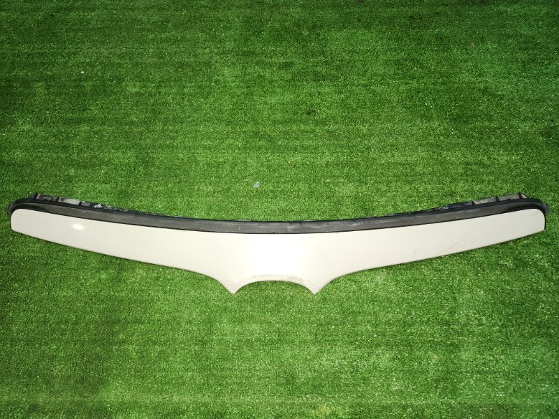 Решетка радиатора Mazda MPV LW3W L3-DE 2004 (б/у)