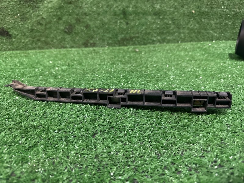 Клипса бампера Honda Fit GD1 L13A задняя левая (б/у)