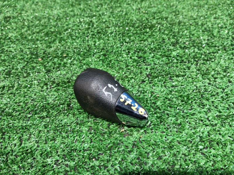 Накладка кулисы кпп Toyota Voxy ZRR70 3ZR-FE 2010 (б/у)