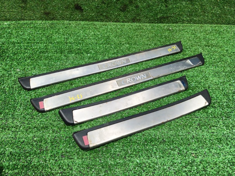 Накладка порога Toyota Crown GRS181 4GR-FSE 2005 (б/у)